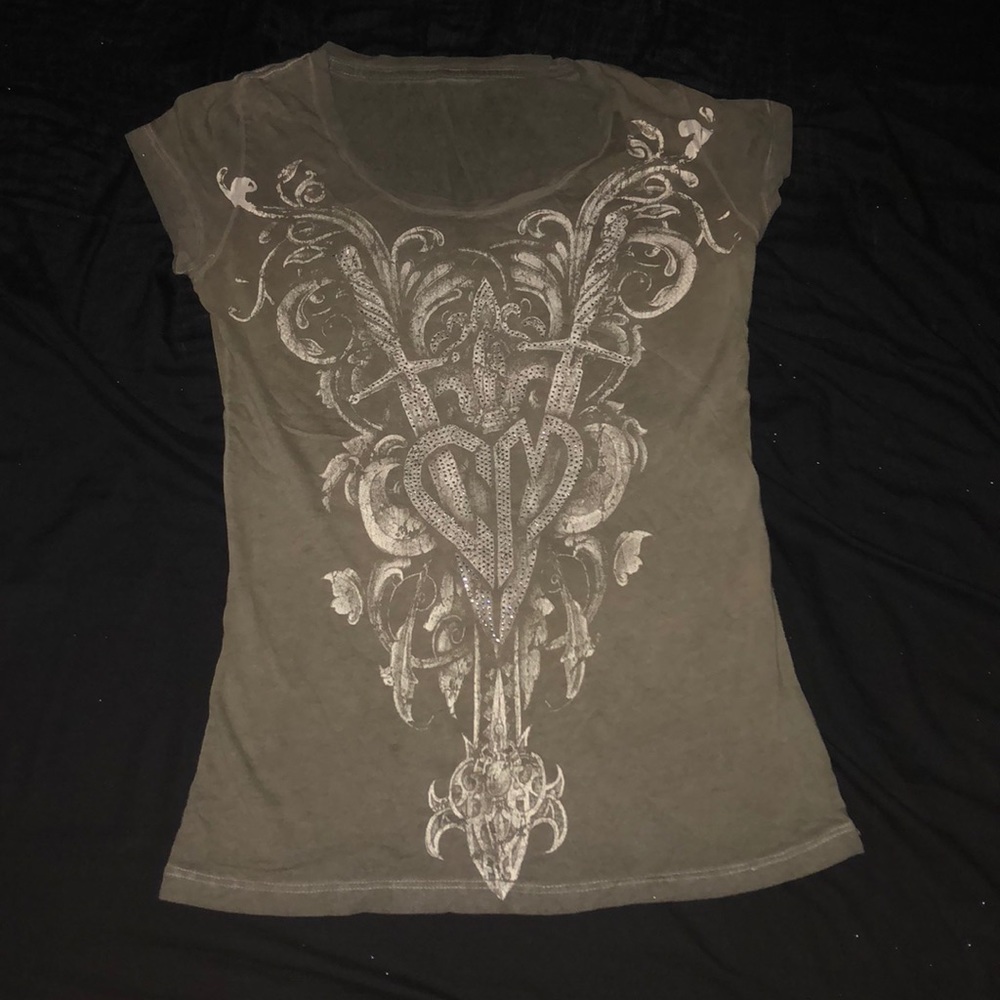 Green detailed tee